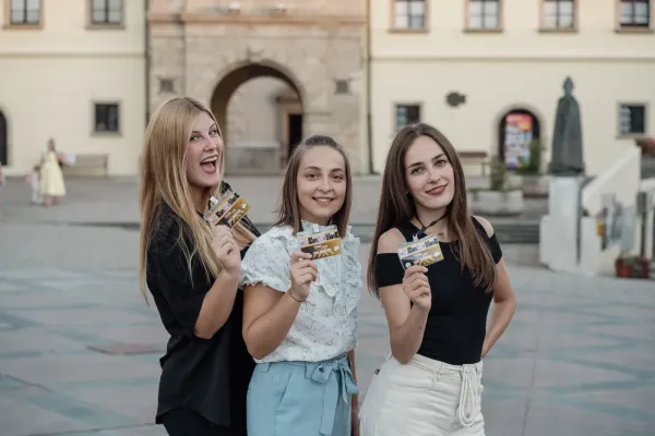 Mlade snage iza i ispred scene: Kako su studentice glume doživjele drugu Bistričku kazališnu jesen - Vende tam